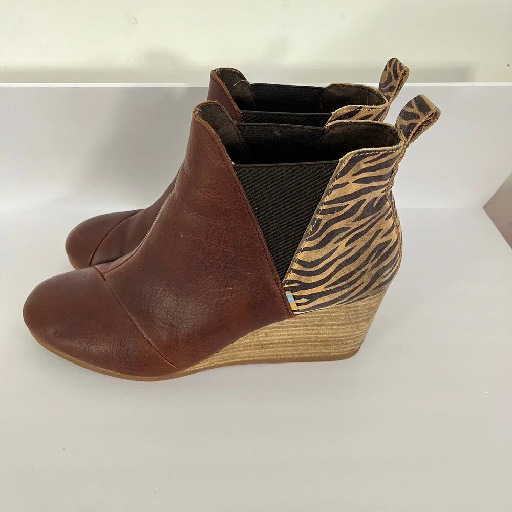 Toms Kelsey Wedge‎ Heels Animal print Womens Size 10